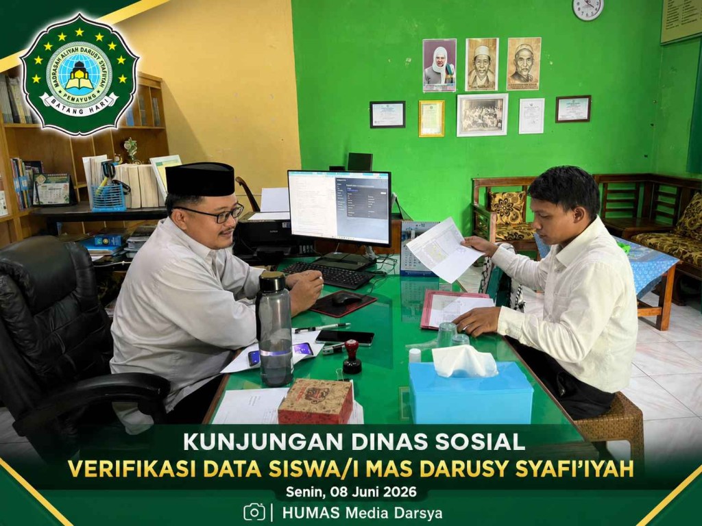 Kepala MAS Darusy Syafiiyah Sambut Tim Dinas Sosial dalam Verifikasi Data Peserta Didik
